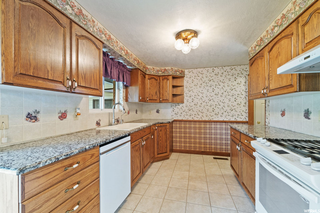 2088 N 450 W, Sunset, UT 84015 — photo 2