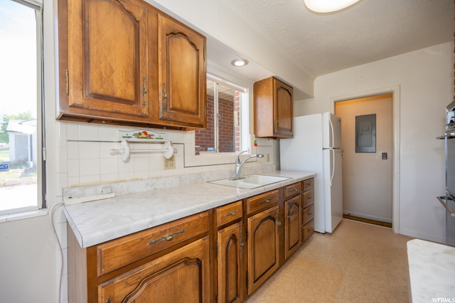 151 W Wicker Ln S, Bountiful, UT 84010 — photo 6