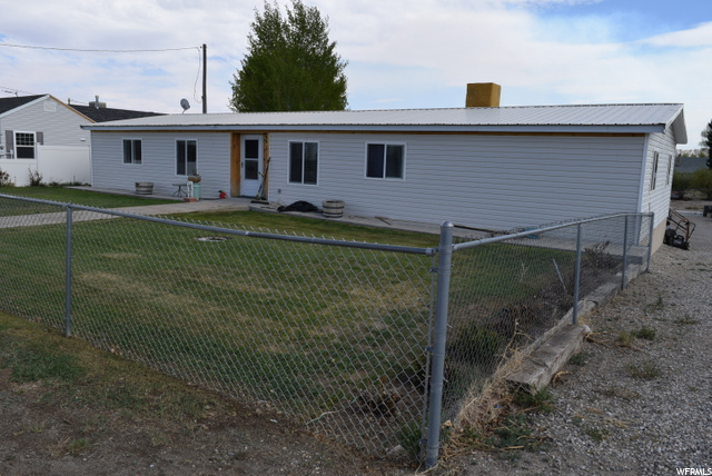 345 W Mill Rd, Ferron, UT 84523 — photo 3