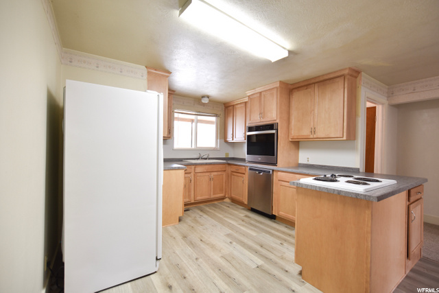 1690 E 8600 S, Sandy, UT 84093 — photo 6