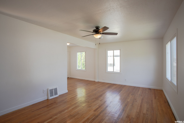 68 S Lakeview Dr, Clearfield, UT 84015 — photo 4
