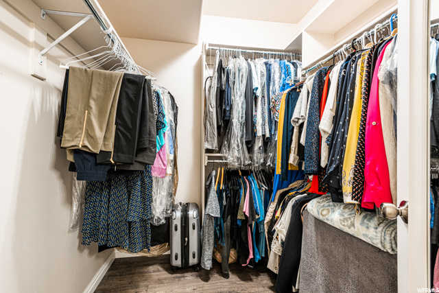 Walk-in Closet