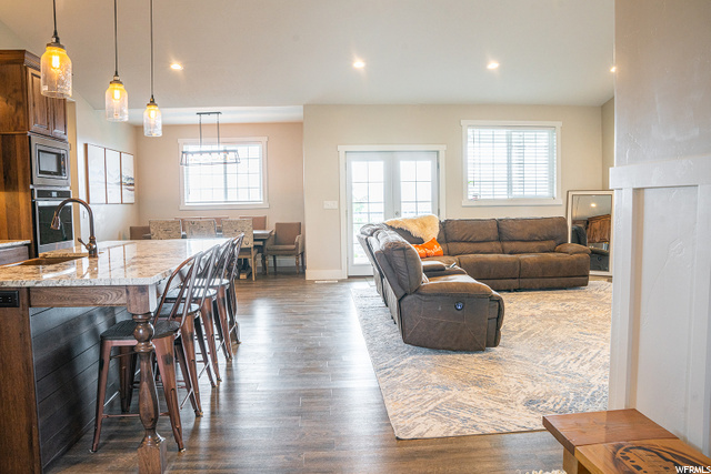 460 S 400 E, Mt Pleasant, UT 84647 — photo 2