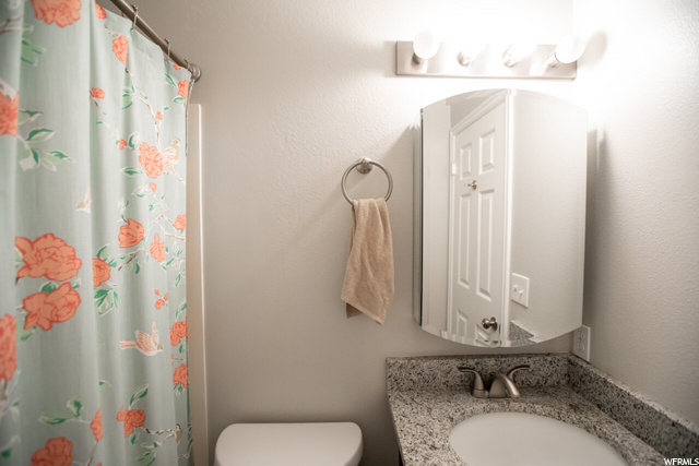 Full bath upstairs