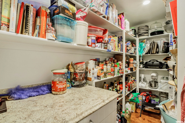 Walk-in Pantry - 2nd Kitchen