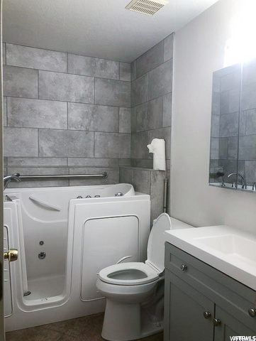 Main Floor Bathroom