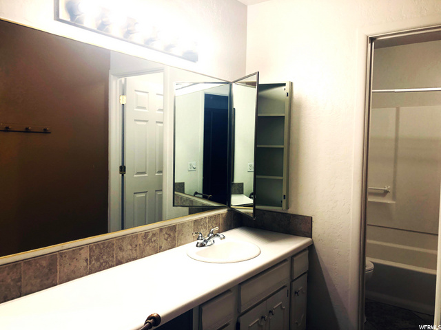 Master Suite Powder Room