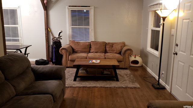 28 S Lakeview Dr, Clearfield, UT 84015 — photo 3