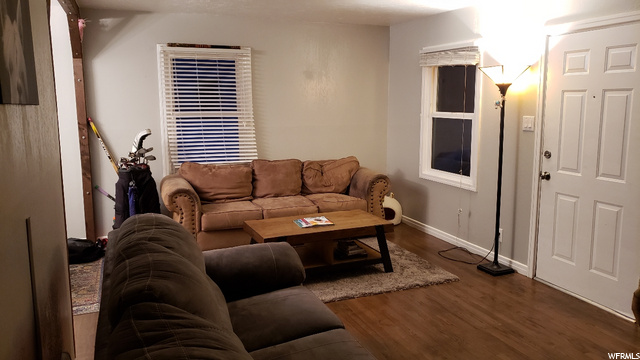 28 S Lakeview Dr, Clearfield, UT 84015 — photo 2