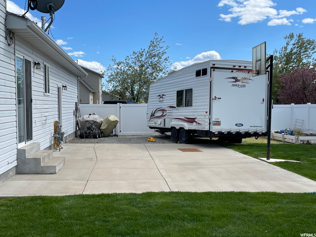 422 S 800 E, Hyrum, UT 84319 — photo 10