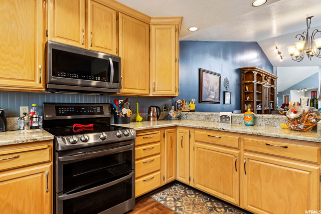 5458 S 150 E, Washington Terrace, UT 84405 — photo 9