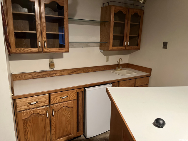 Wet Bar or Kitchenette