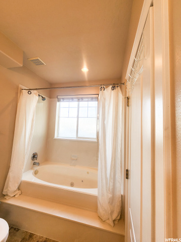 Main Floor Jetted Tub Floor 1