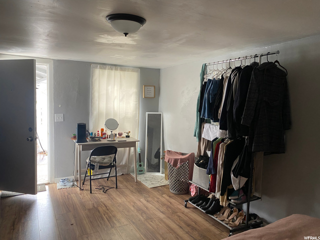 Detached Room