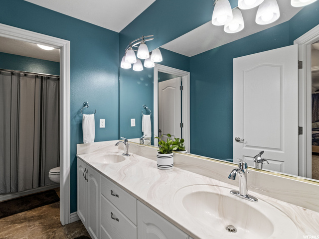 Upper level bathroom