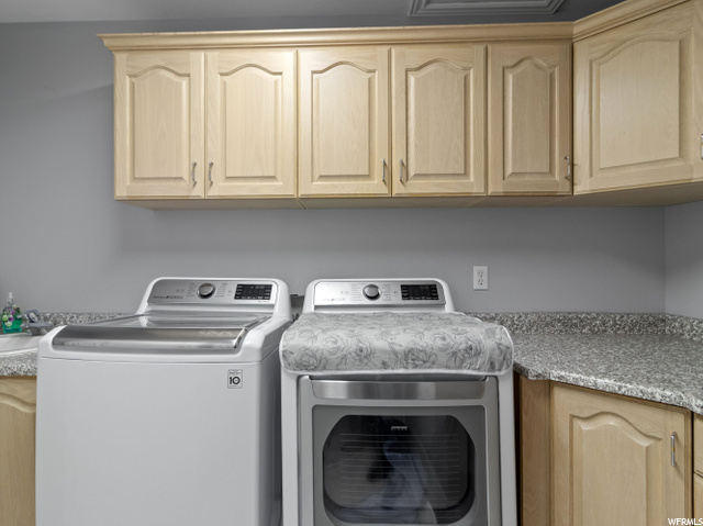 Upper level laundry