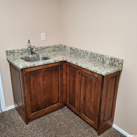 Wet bar in entertainment room