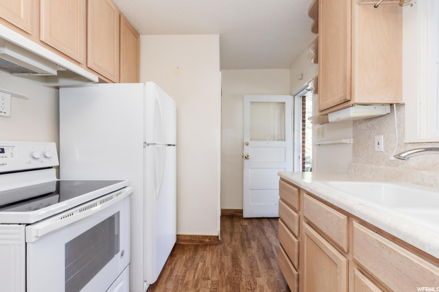 704 S 600 E, River Heights, UT 84321 — photo 9