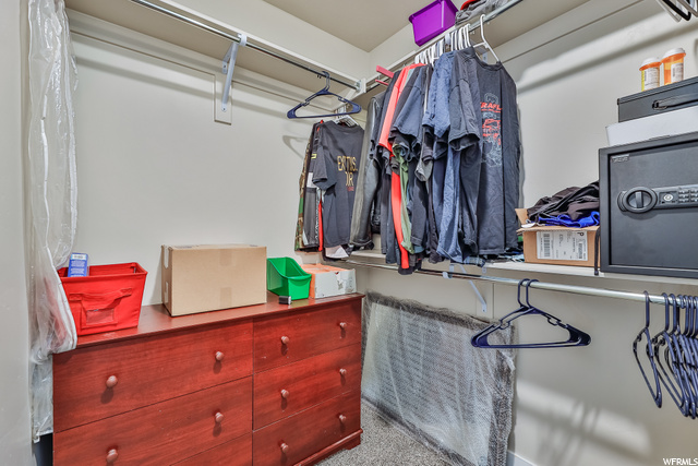 walk in closet