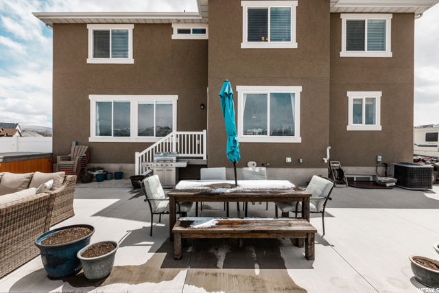 Sprawling Patio