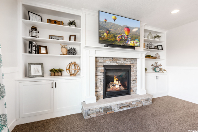 Fireplace w/Built ins