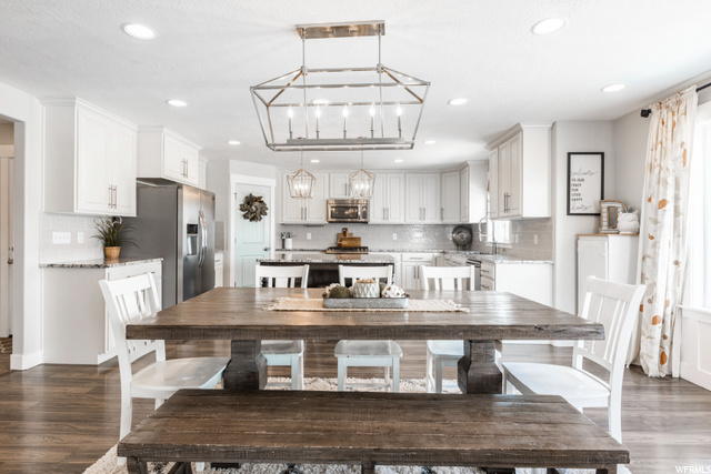 Dining are to Kitchen