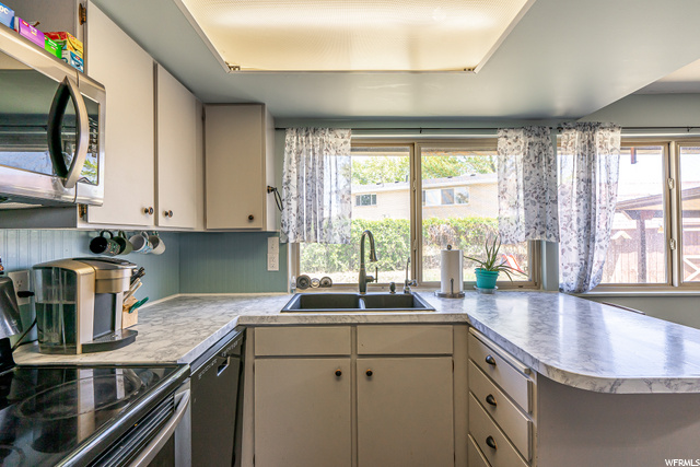 5326 S 2675 W, Roy, UT 84067 — photo 6