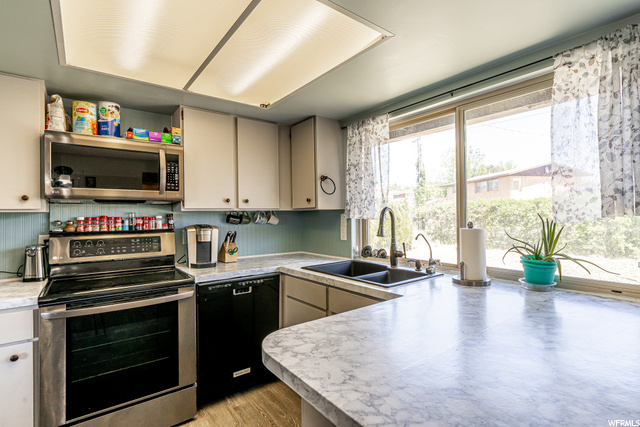 5326 S 2675 W, Roy, UT 84067 — photo 8
