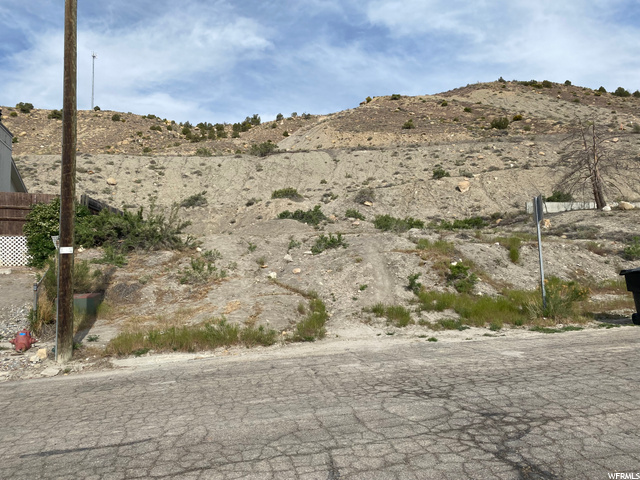 995 Smith Dr, Price, UT 84501 — photo 2