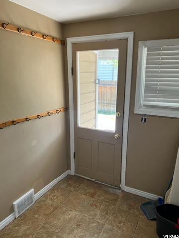 Mudroom/Laundry