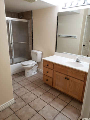 Bathroom - Downstairs