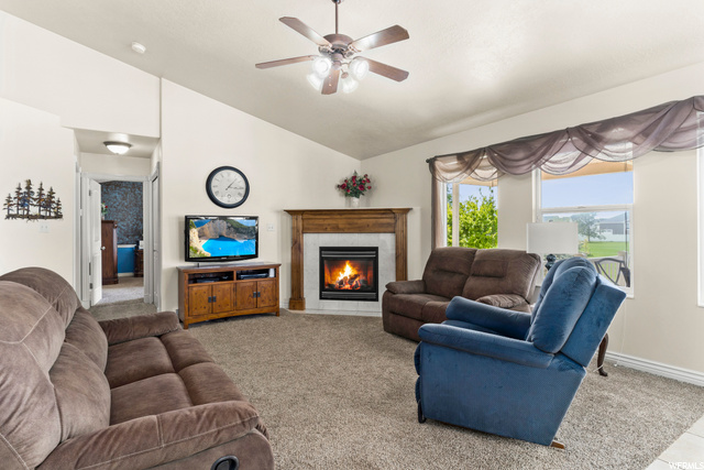 3369 N 2575 W, Farr West, UT 84404 — photo 4