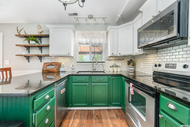 Spacious Kitchen