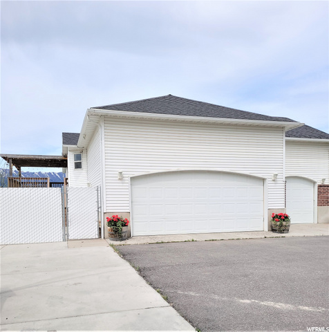 3 Car Garage