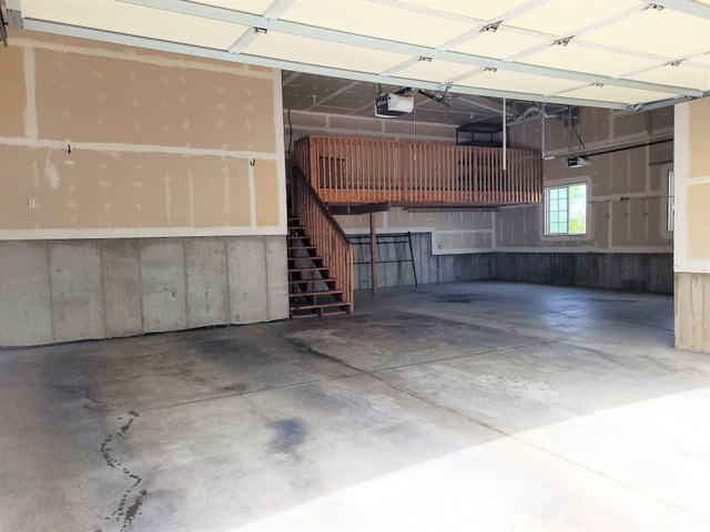 3 car Garage