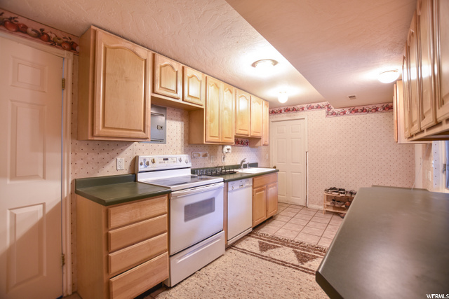 294 S 600 E, Centerville, UT 84014 — photo 2