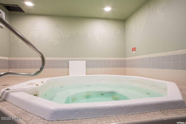 Hot tub - common area