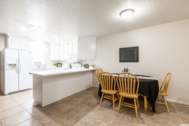 Spacious Dining Area