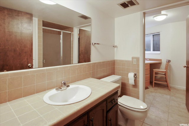 3/4 bath lower level & Laundry Room