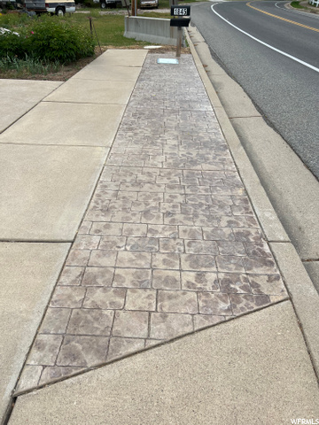Attractive water saving park strip