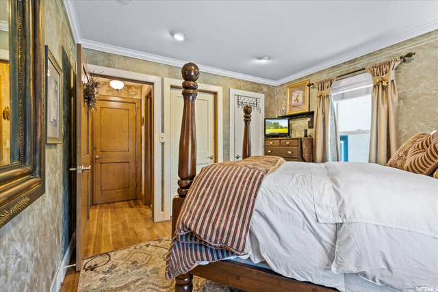 Upstairs bedroom angle 2