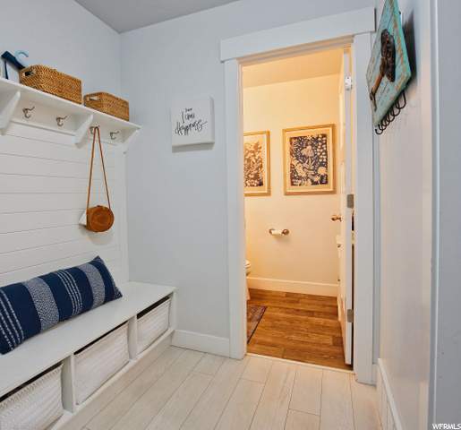 1/2 Bathroom/Mudroom