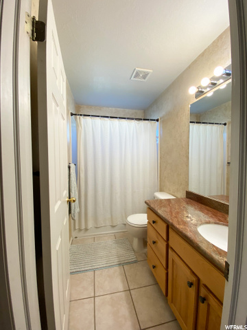Main Floor Hall Bathroom