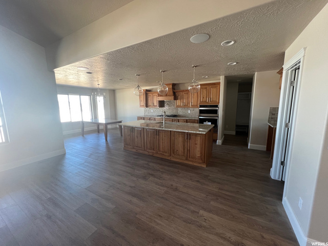 921 N 2295 W, Clinton, UT 84015 — photo 6