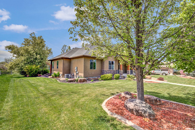 460 Hawthorne Dr, River Heights, UT 84321 — photo 7
