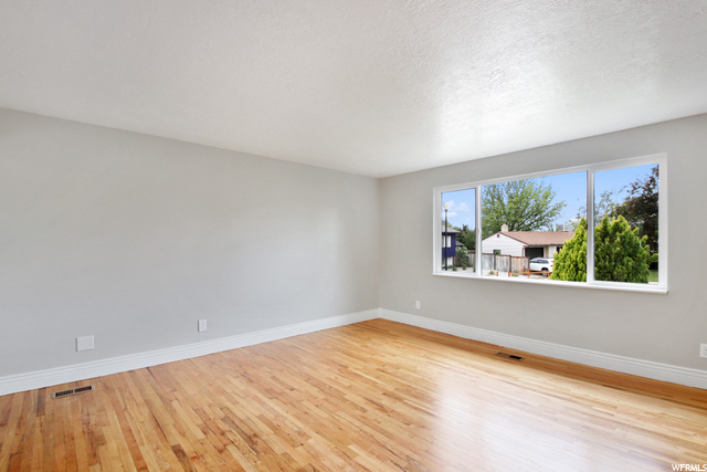 199 E Lynn Cir, Sandy, UT 84070 — photo 3