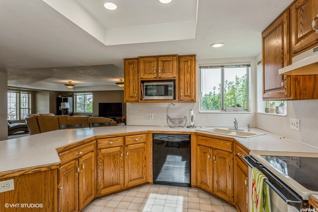 167 E 2050 N, Centerville, UT 84014 — photo 8