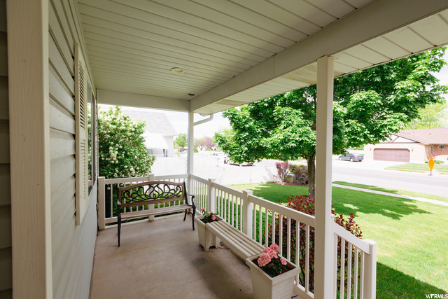 Wide Porch to Enjoy your Yard