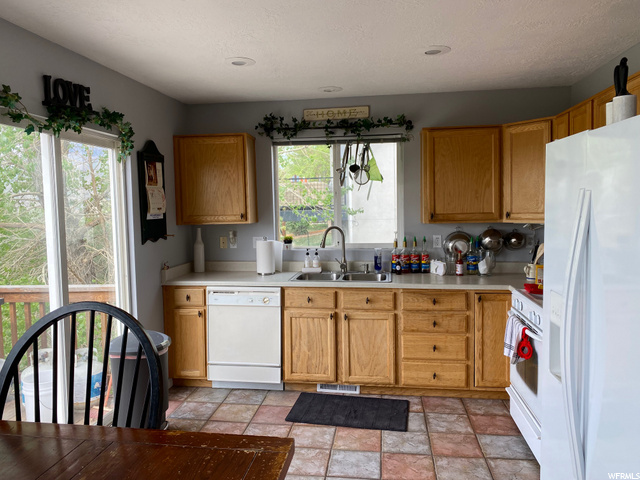 327 E Manti Dr E, Draper, UT 84020 — photo 3