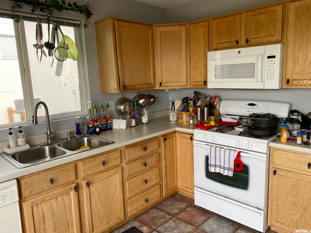 327 E Manti Dr E, Draper, UT 84020 — photo 4